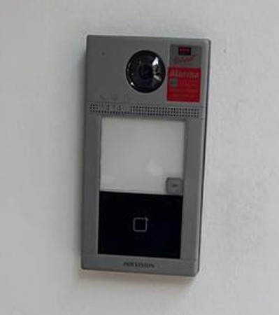 seguridad y control de acceso en clínica dental